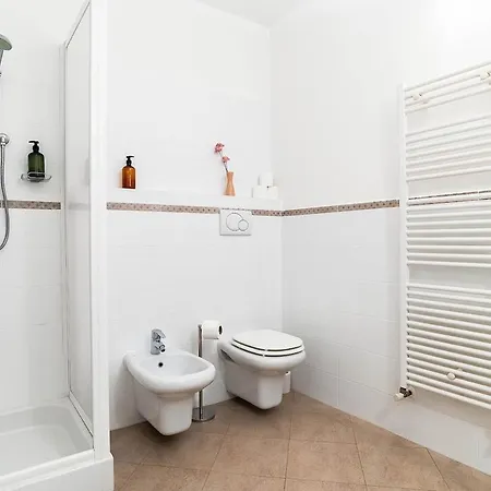 Corte Chiara-2 Bd コモ