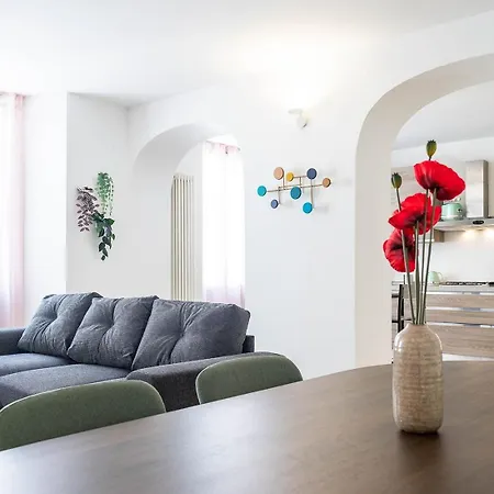 Corte Chiara-2 Bd * コモ
